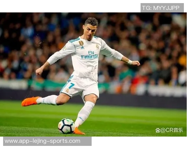 全球球星风采大比拼 足球版面全面解析球员魅力与竞技状态